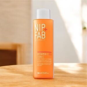 NIP + FAB Illuminate Vitamin C Fix Tonic Toner